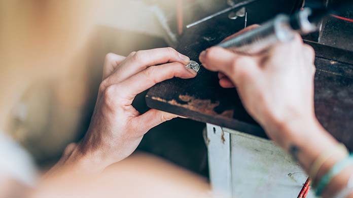 Custom Engraving Business Image